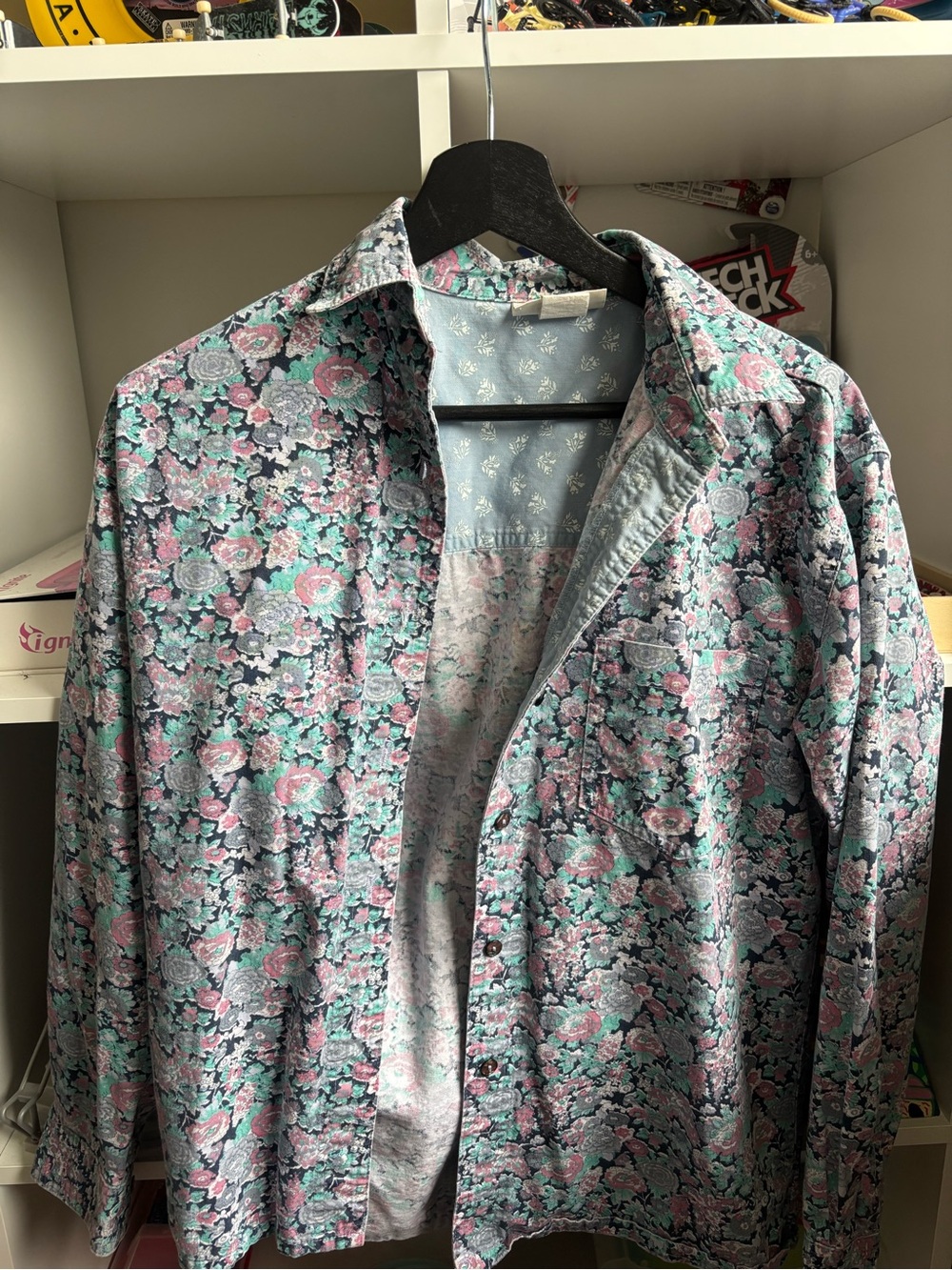 Vintage Willow Ridge Floral Button‑Front Blouse in Pink and Teal